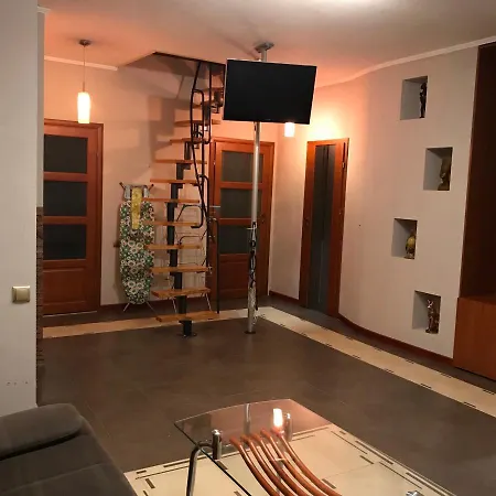 Apartman затишна в спальному районі