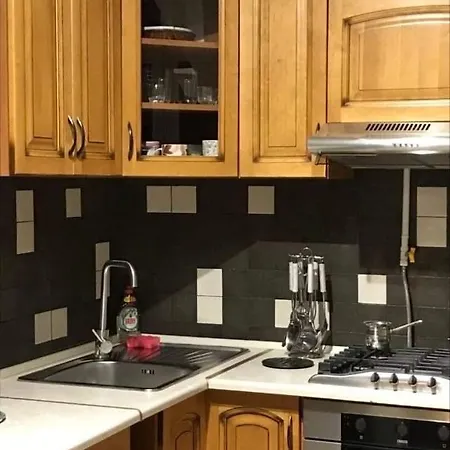 затишна в спальному районі Apartment *