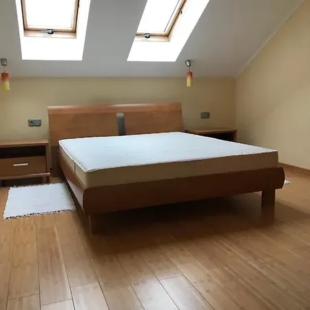 затишна в спальному районі Lviv