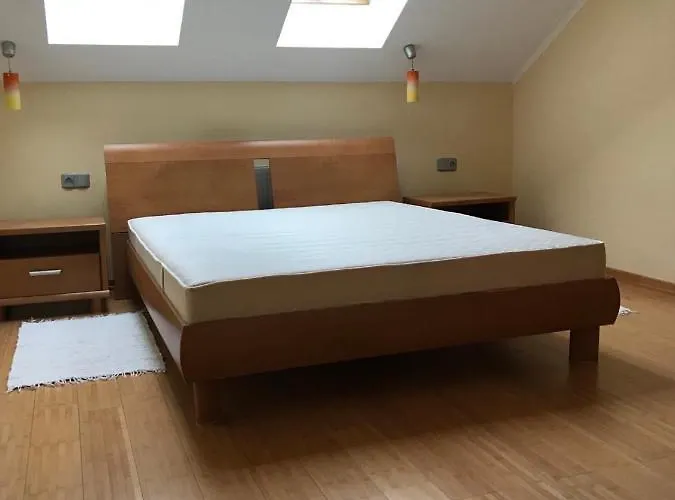 затишна в спальному районі Lviv